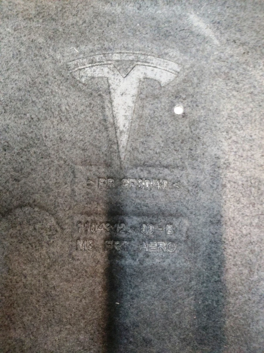 4 FRONT AERO - LWRT with damage Tesla model 3 1104312-00-B, 1499151-00-C