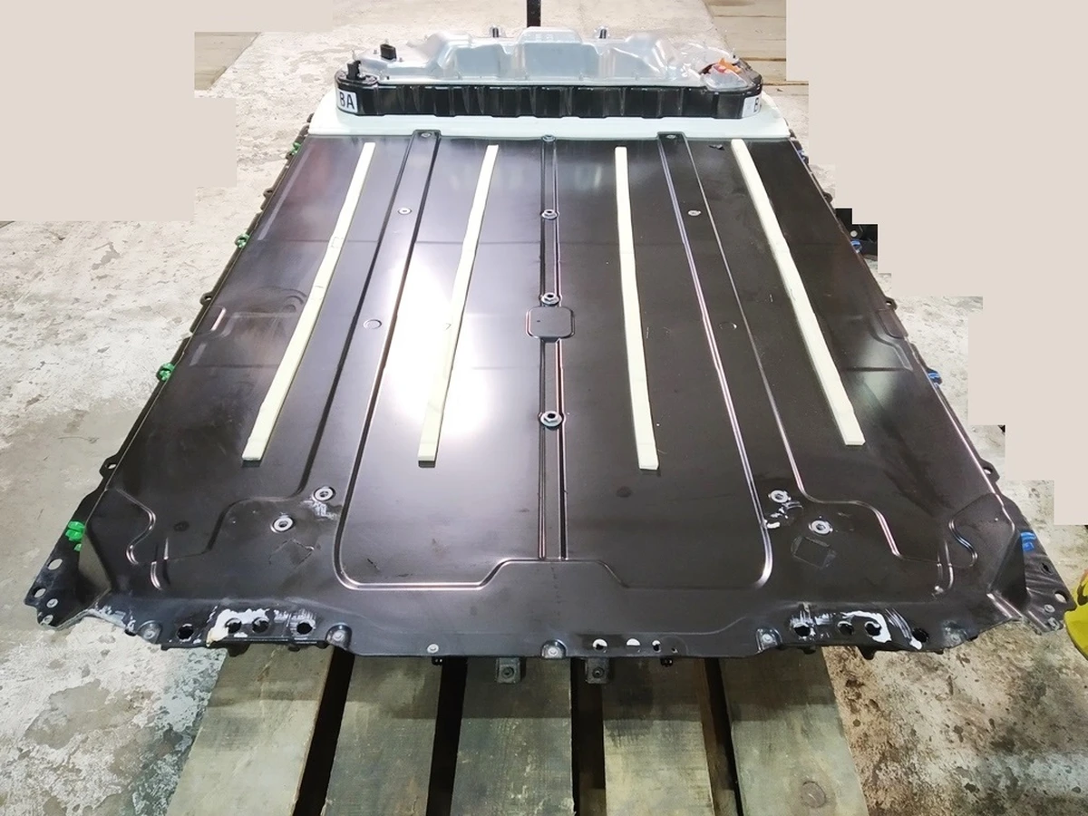 1 Основная батарея 75 kWh Long Range 1PH, AWD Tesla Model Y 1104422-00-P