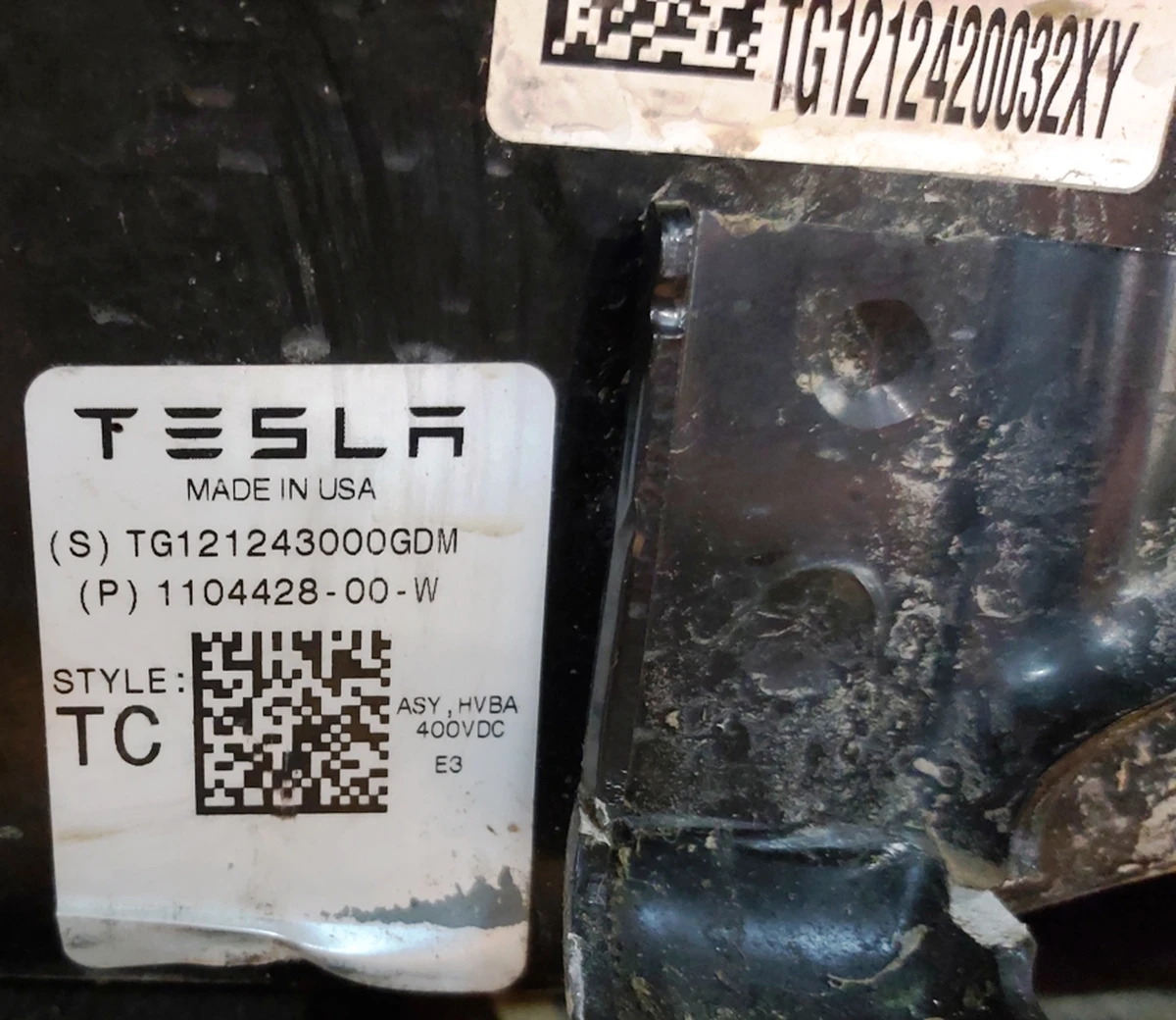 1 ASY,HVBAT,E1P,RWD,1PH,M3Y with case damage Tesla model 3, model Y 1104428-00-T