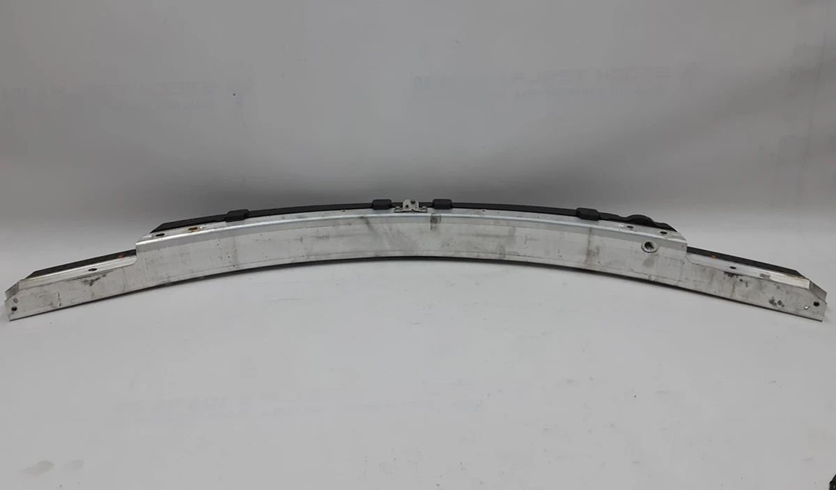 1 Усилитель бампера переднего с демпфером Tesla model 3 1104667-00-F