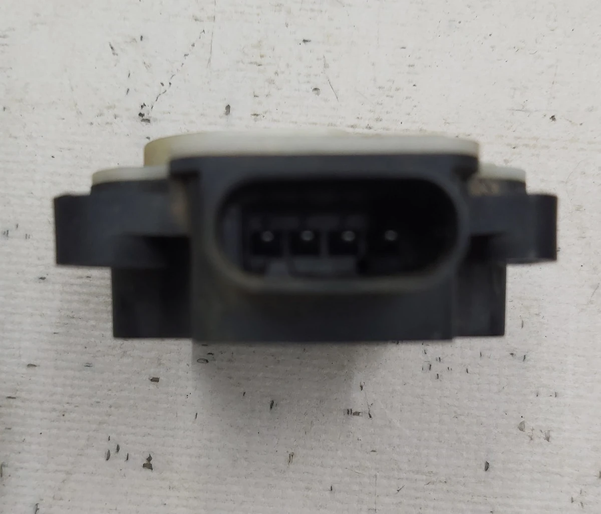 4 Front Bumper Grille Vent Opening Control Module right No. 2 Tesla model S 1007269-00-F