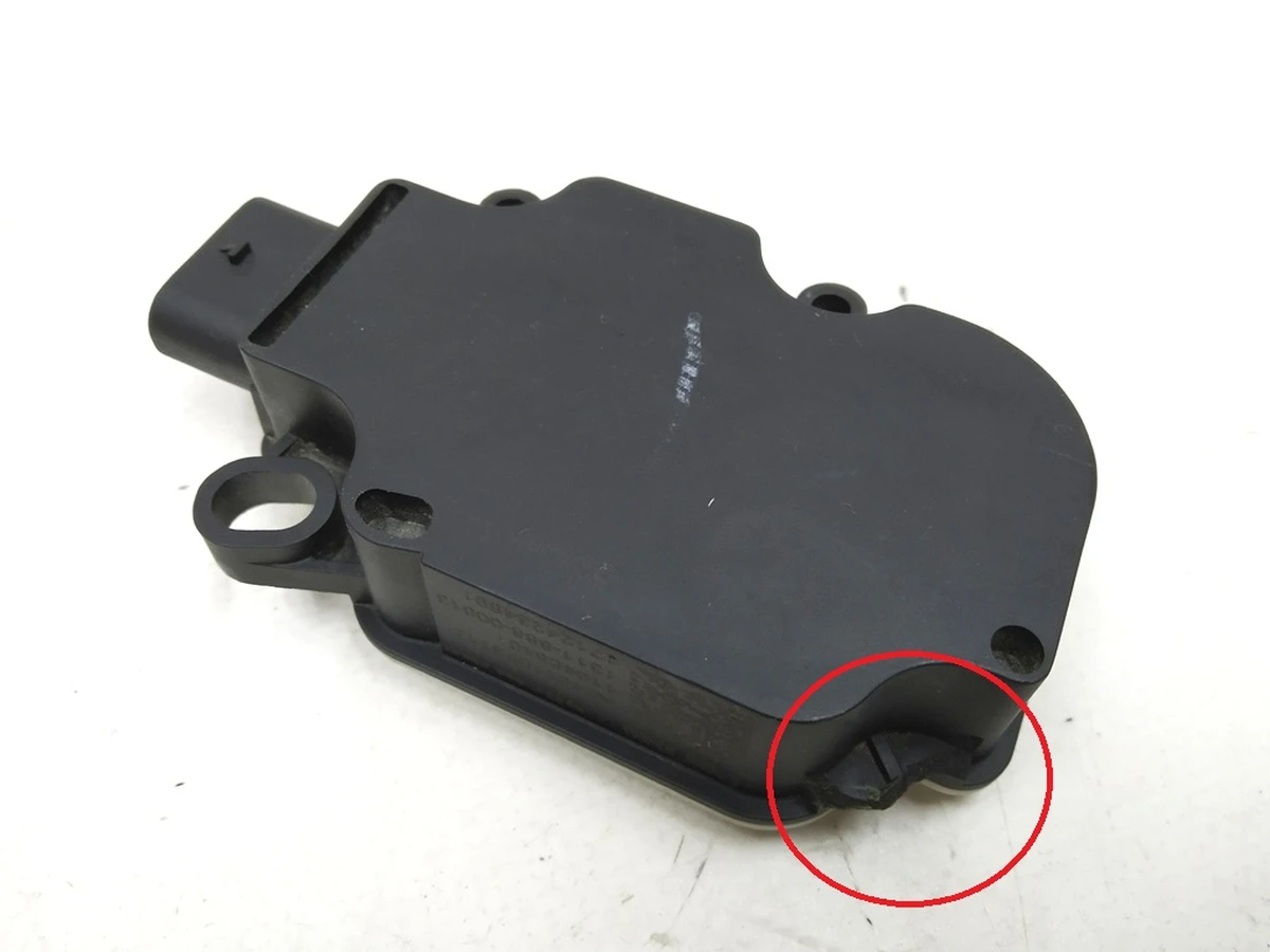 4 Ventilation grill opening control module (side eyelets) with damage Tesla model S, model S REST 1007269-00-F