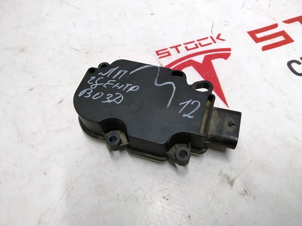 4 Ventilation grill opening control module (central radiator) Tesla model S, model S REST 1007256-00-K