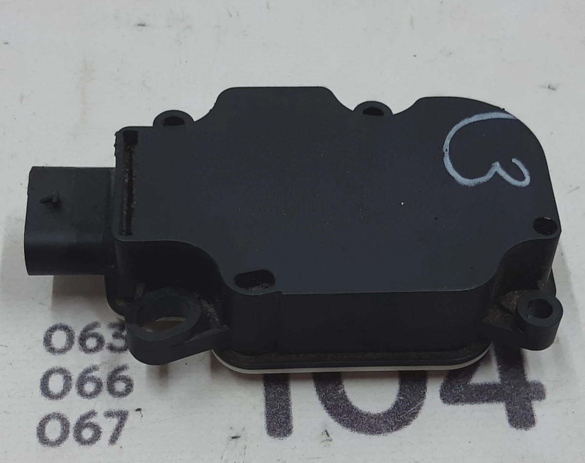 4 Ventilation grill opening control module (central radiator) left #3 Tesla model S 1007256-00-K