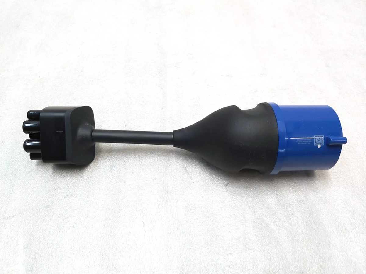 Смарт адаптер UMC (SSI 123) US/EU GEN2-32A (d57.75mm*51.5mm) Tesla all models 1104948-10-C