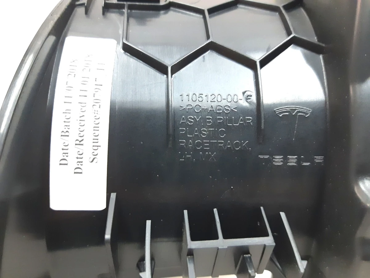 4 Doorway trim rear left front plastic Tesla model X 1105120-00-E