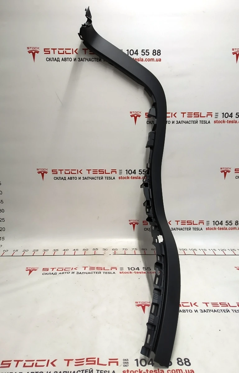 12 Накладка отвору стійки C ліва пластик Tesla model X 1105126-00-D