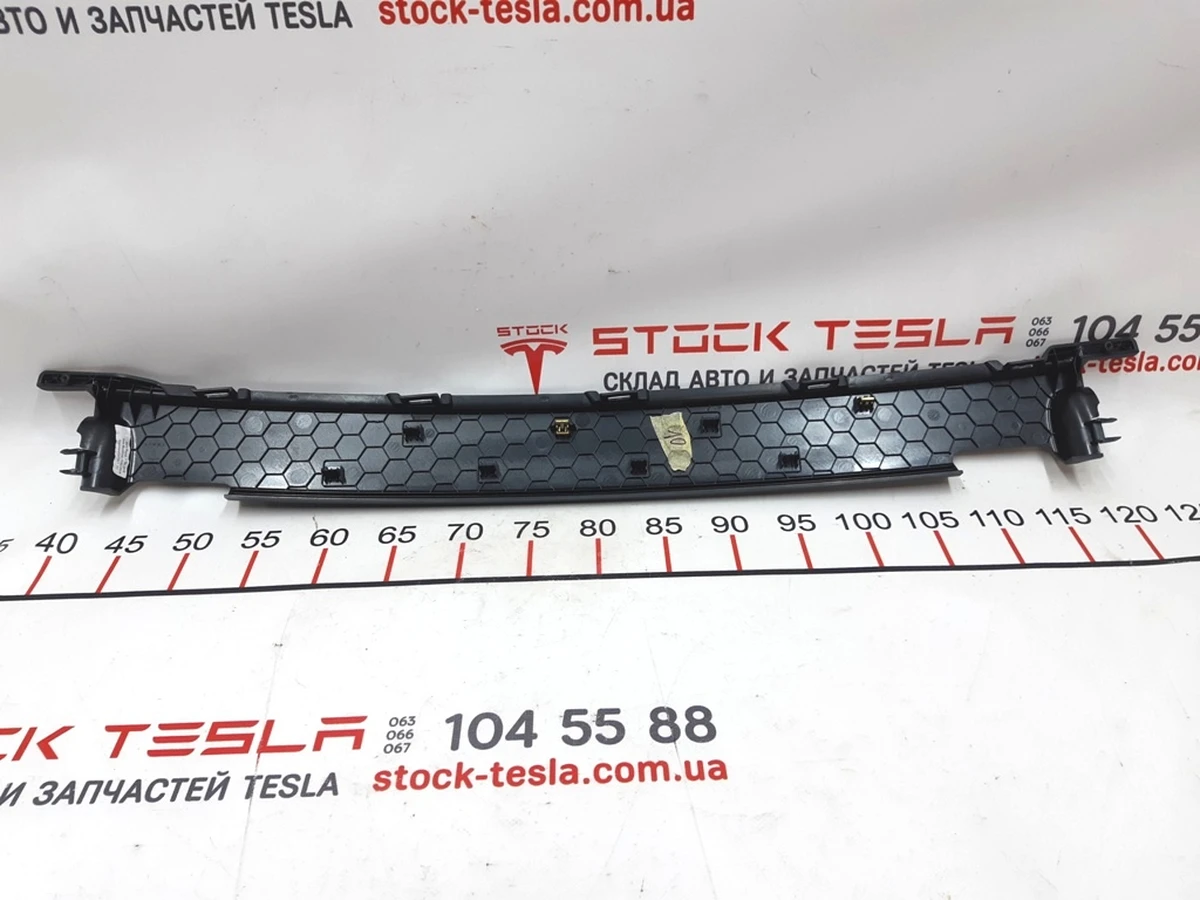 8 Air Conditioner Fan Housing Retaining Bracket Damaged Tesla model X 1054164-00-D