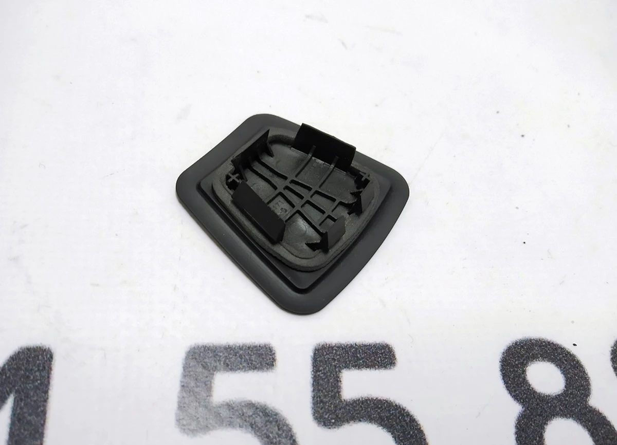 2 SEAL PLUG- REAR DOOR Tesla Model 3, Model 3 Jan 2024 1105171-00-D