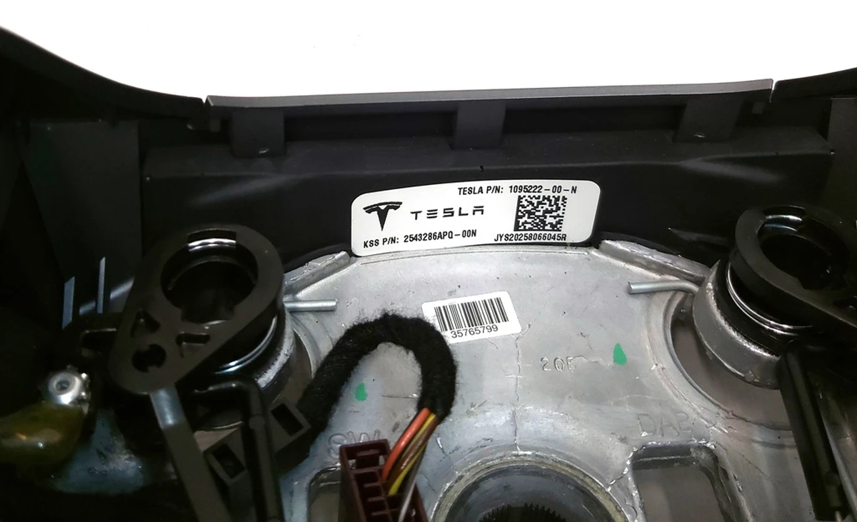 1 Колесо рулевое в сборе PREMIUM без подогрева Tesla model 3, model Y 1095222-00-N