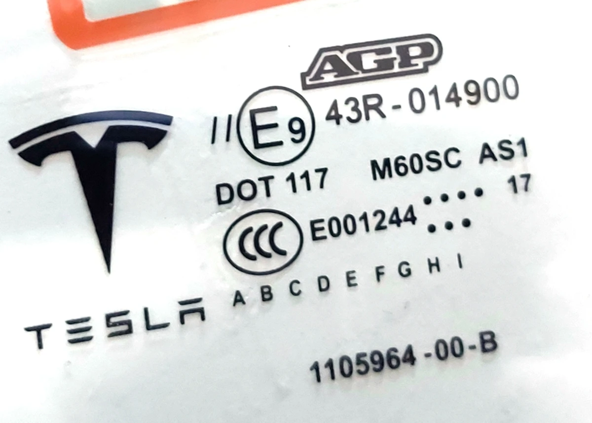 1 MX WSHLD ASSEMBLY HW2.0 LEFT HAND DRIVE HWA K4D-3 WEDGE Tesla model X 1105964-00-D