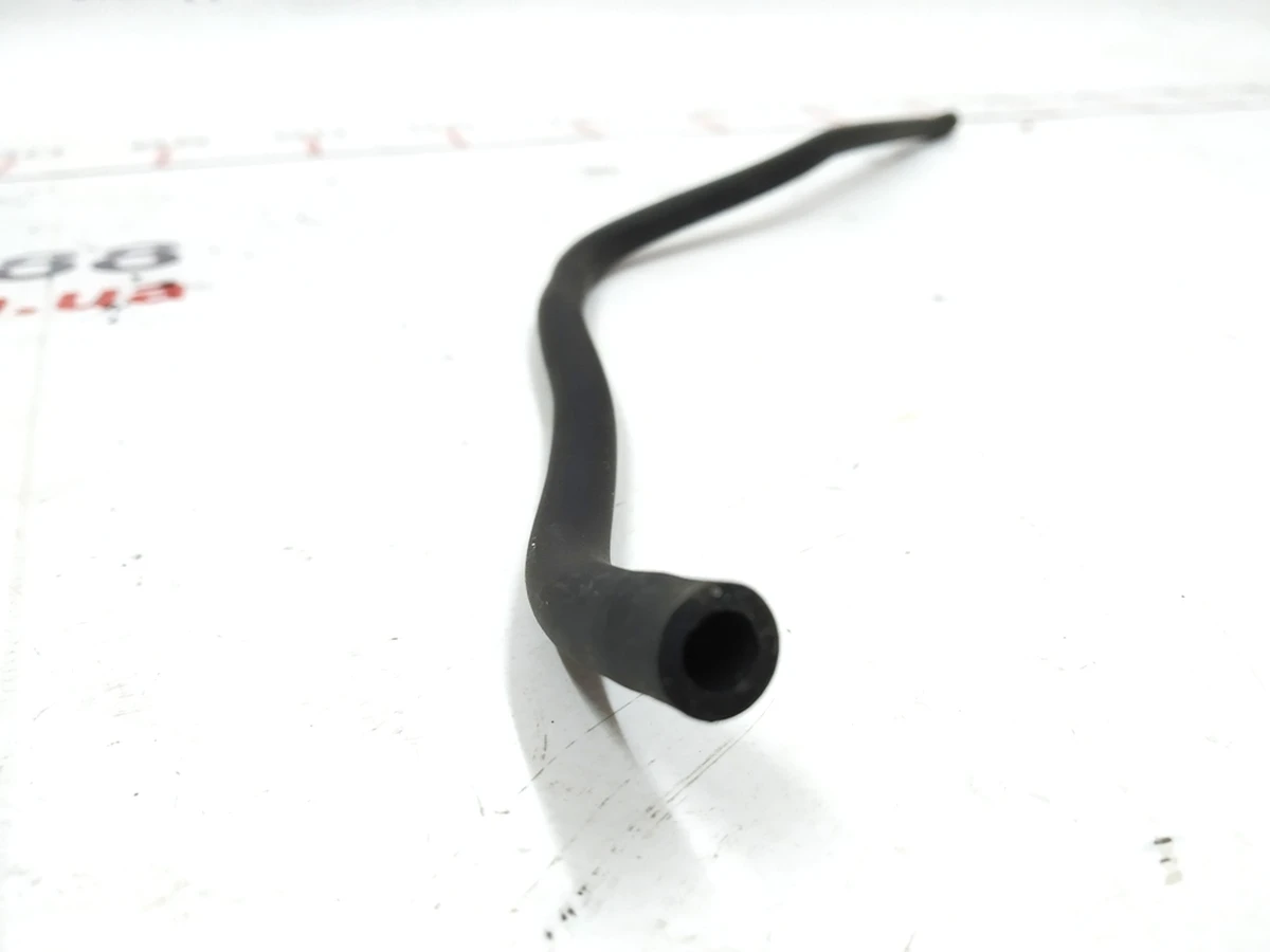 7 Шланг насоса бачка стеклоомывателя Tesla model 3 1106290-00-A