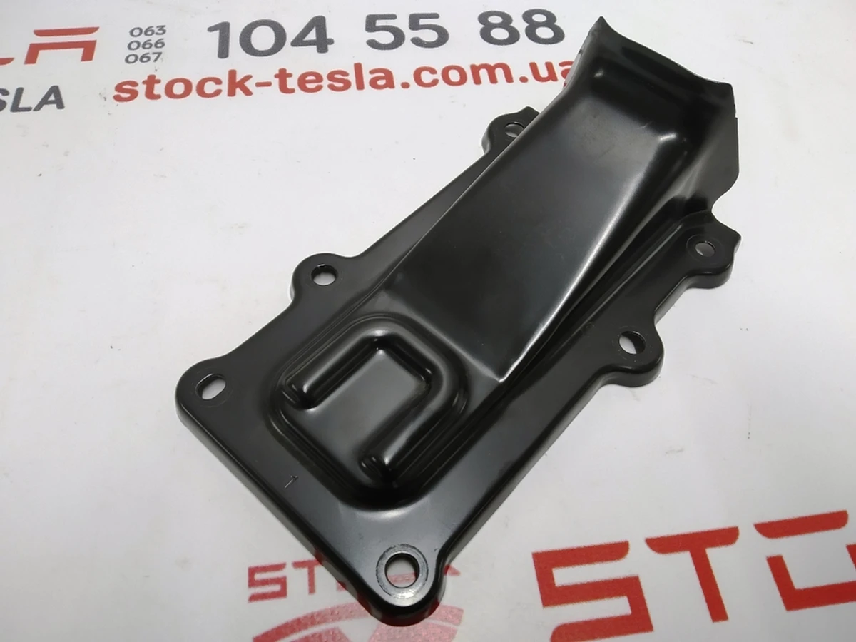 Кронштейн кріплення кришки вентиляції основної батареї Tesla model S REST, Tesla model X 1106362-01-B