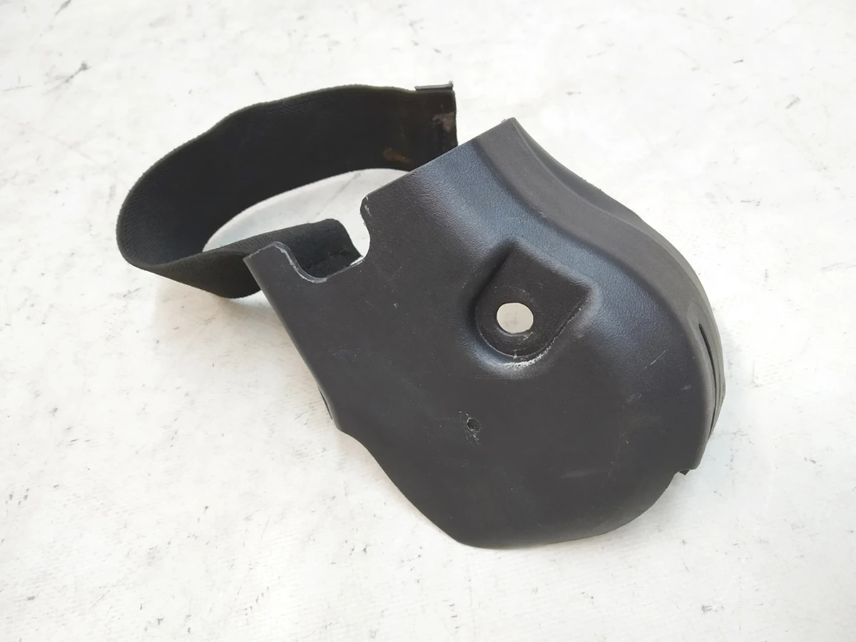 Накладка декору внутрішня ліва механізму складання спинки подвійного сидіння 2-го ряду Tesla model X 3123713