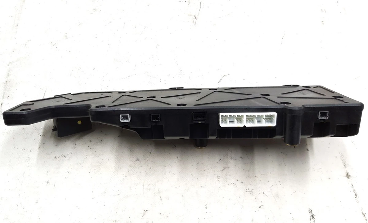 Main battery controller (BMS) LR Tesla model 3 model Y 1106394-01-L