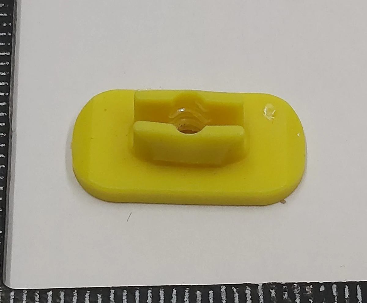 4 Кліпса молдинга кузова бокового 22x8,4x7,0.8-1 GRIP, PA66 Tesla Model 3, Model 3 Jan 2024, Model Y, Model Y Feb 2025 1106827-00-C