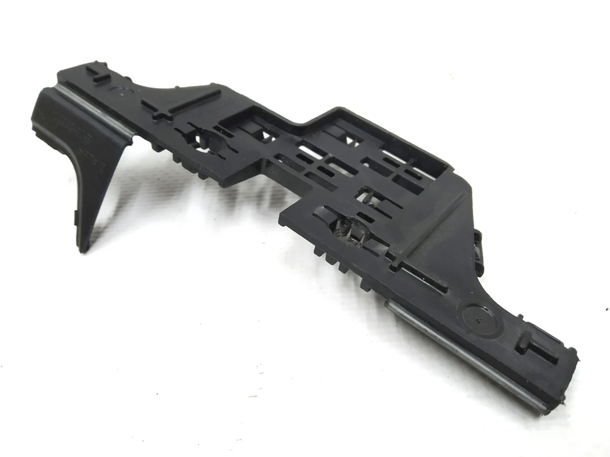 3 Крепление проводки замка ремня безопасности 2-го ряда сидений Tesla model 3 1085939-01-E