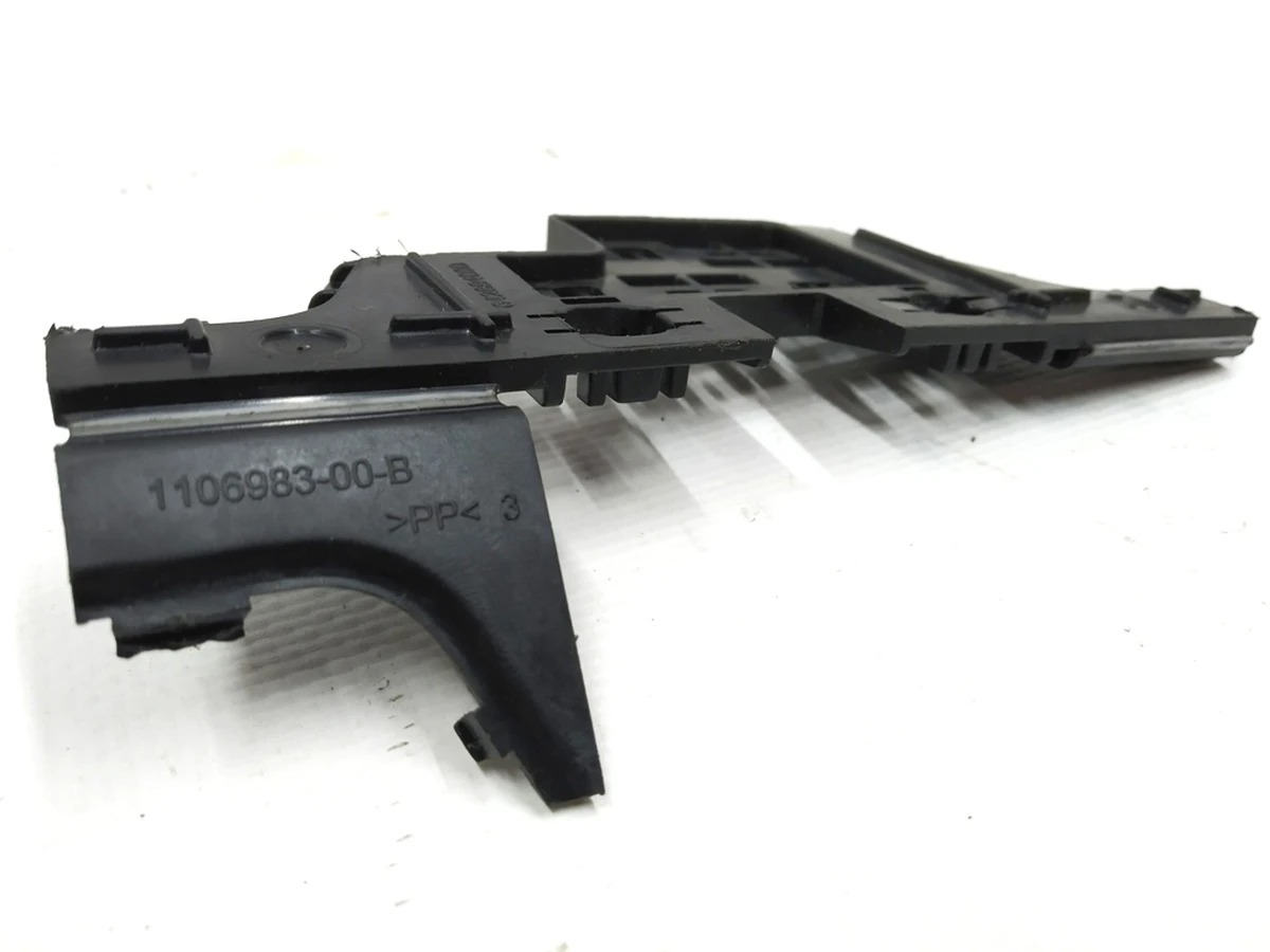 3 Крепление проводки замка ремня безопасности 2-го ряда сидений Tesla model 3 1085939-01-E