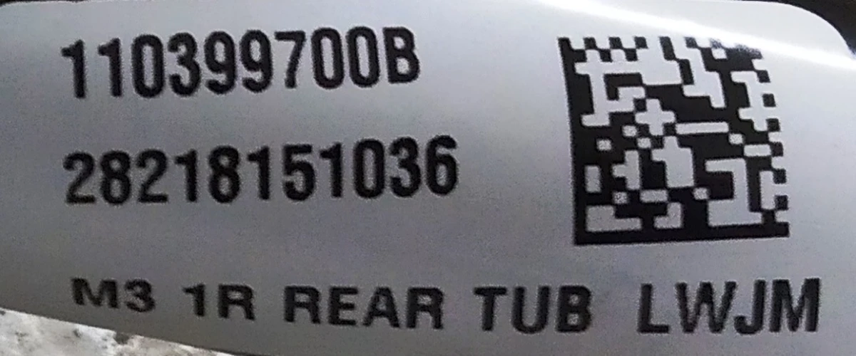 2 Metal frame of the 1st row seat with skids damaged Tesla model 3 7654324-01-B 