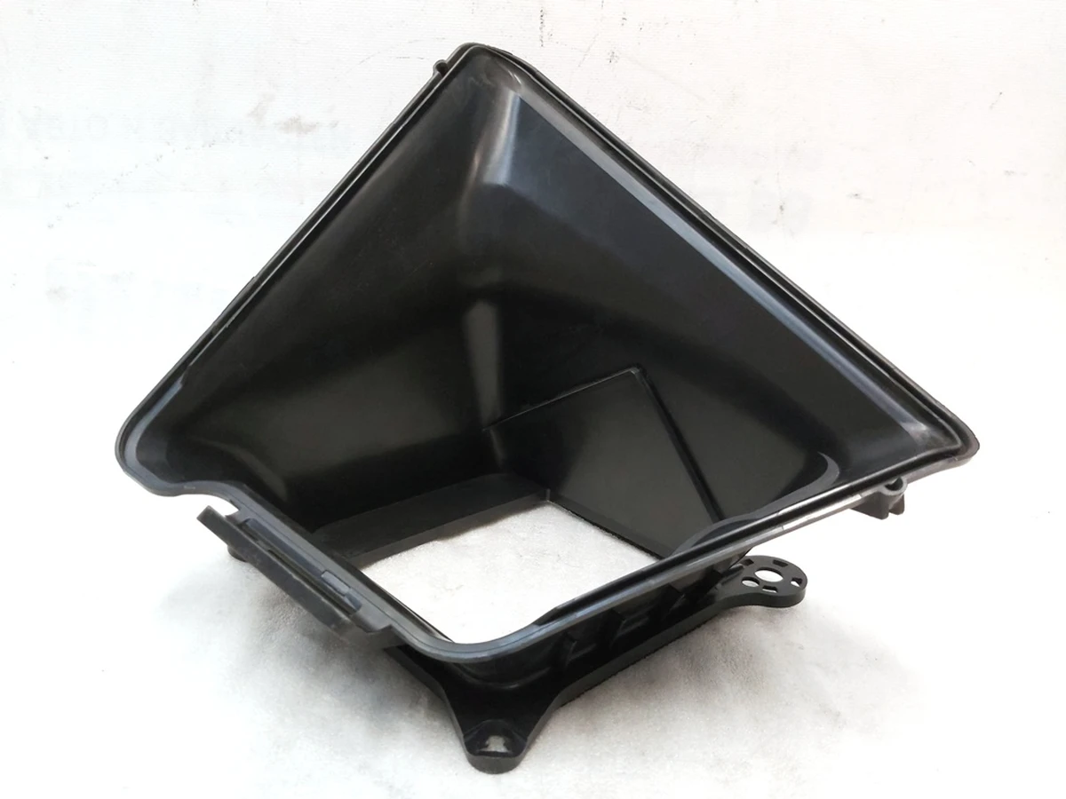 3 Повітрозабірник пічки внутрішній відновлений Tesla model 3 1107204-00-E