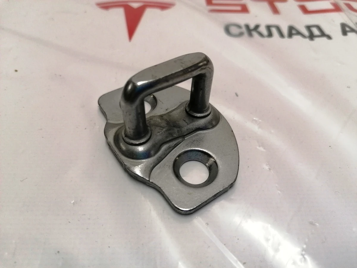 4 Петля замка двері передньої/задньої ліва/права Tesla model 3 1107262-00-C