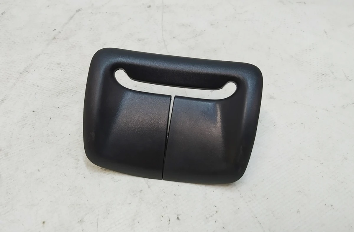 10 Накладка декоративна центральна ременя безпеки 60/40 сидіння 2-го ряду BLACK Tesla model X 1110761-02-B