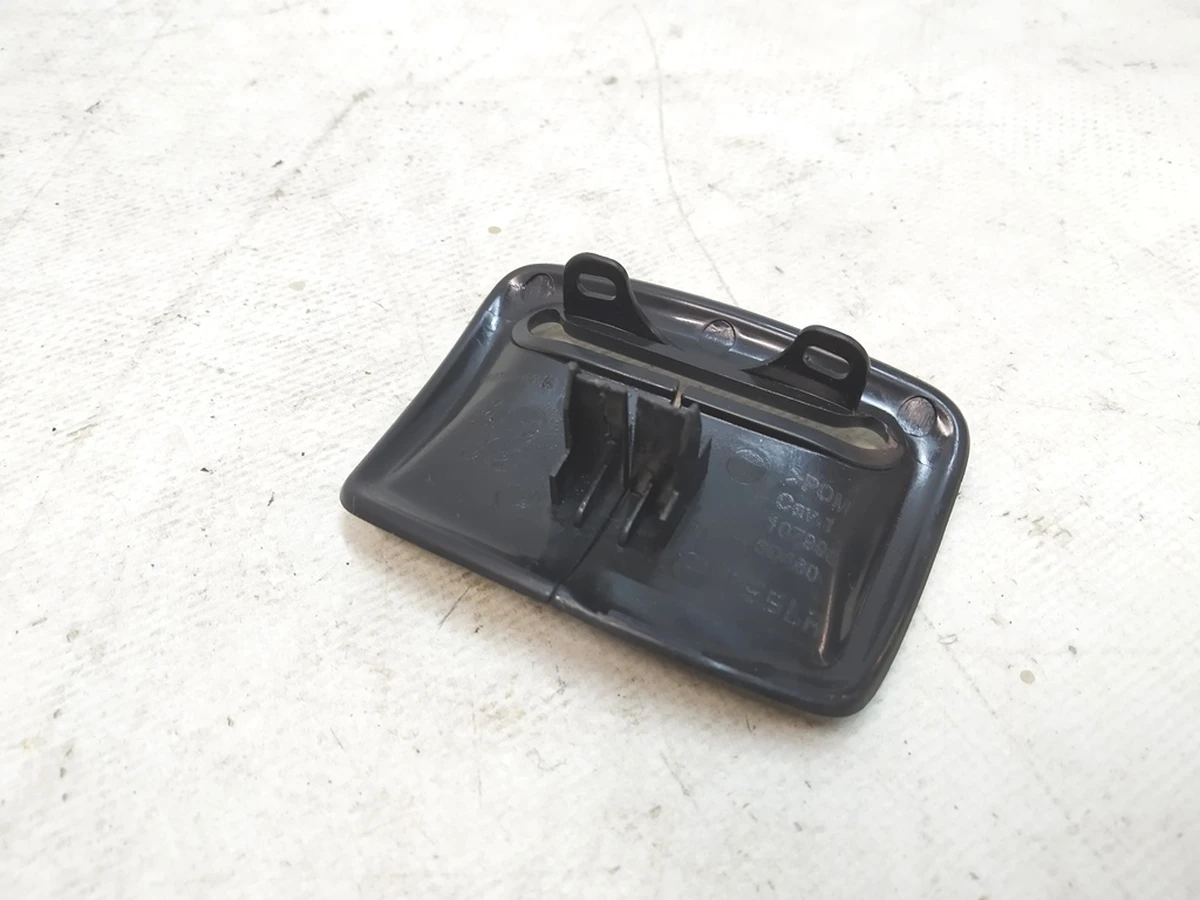 10 Накладка декоративна центральна ременя безпеки 60/40 сидіння 2-го ряду BLACK Tesla model X 1110761-02-B