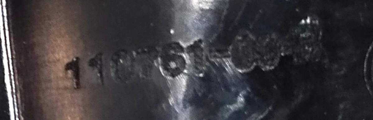 10 Накладка декоративная ремня безопасности двойного левого сиденья 2-го ряда правая BLACK (с повреждением) Tesla model X 1110761-02-B