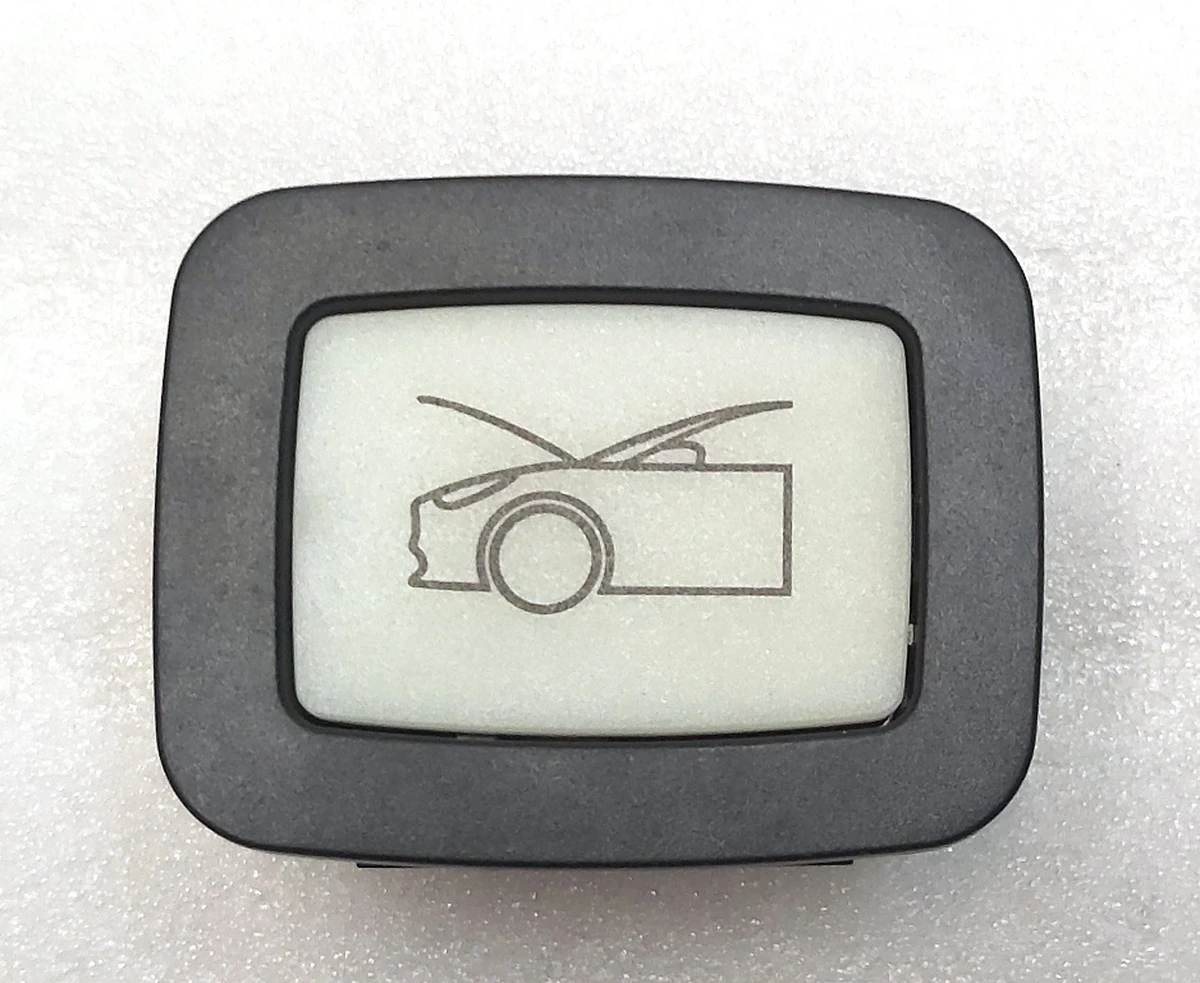 12 Кнопка аварійного відкриття капота Tesla Model 3 1107722-00-D