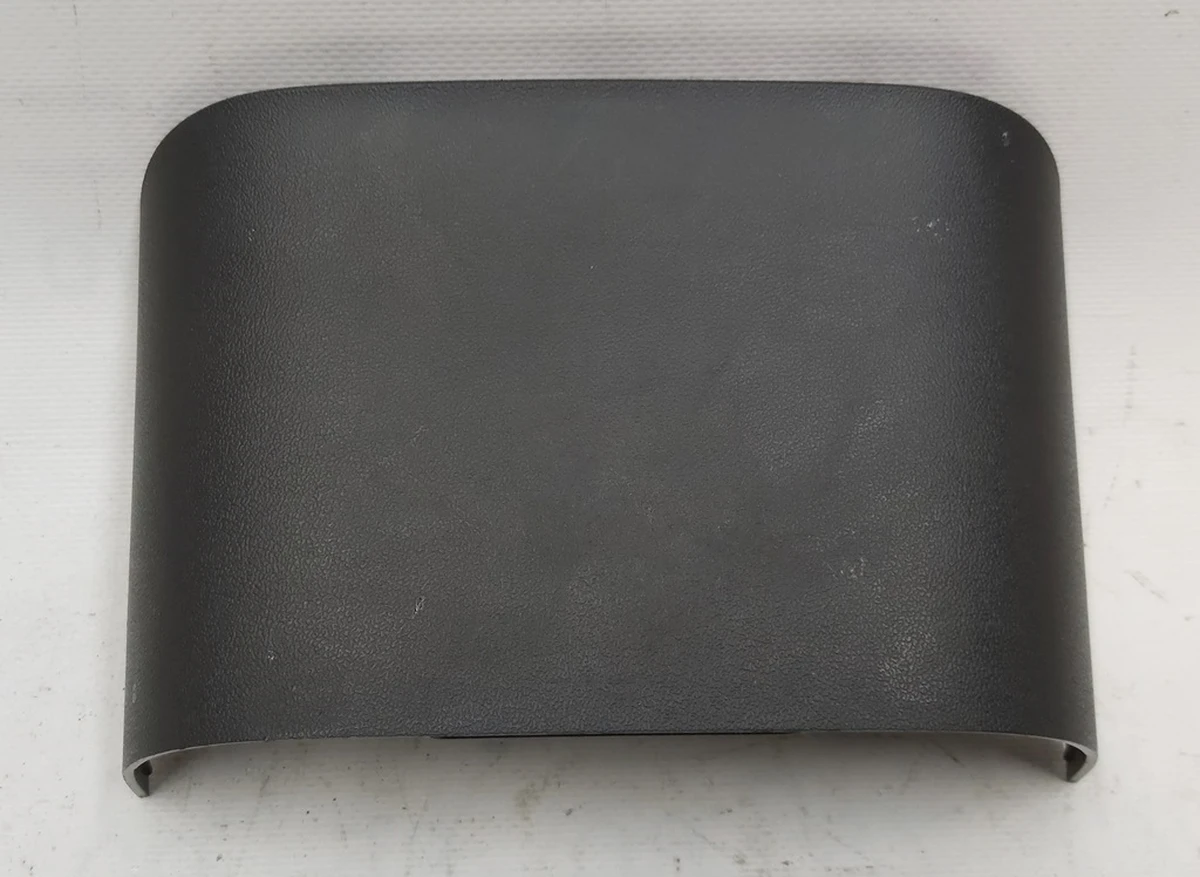 8 Декоративна накладка центральної консолі задня нижня Tesla model 3, model Y 1108494-00-B