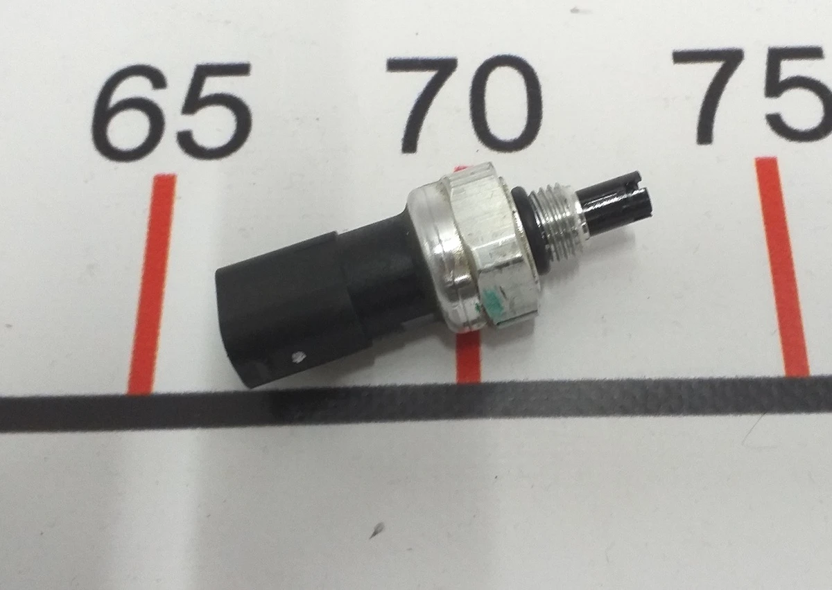 11 Датчик тиску та температури системи кондиціювання Tesla model 3 1108608-00-A