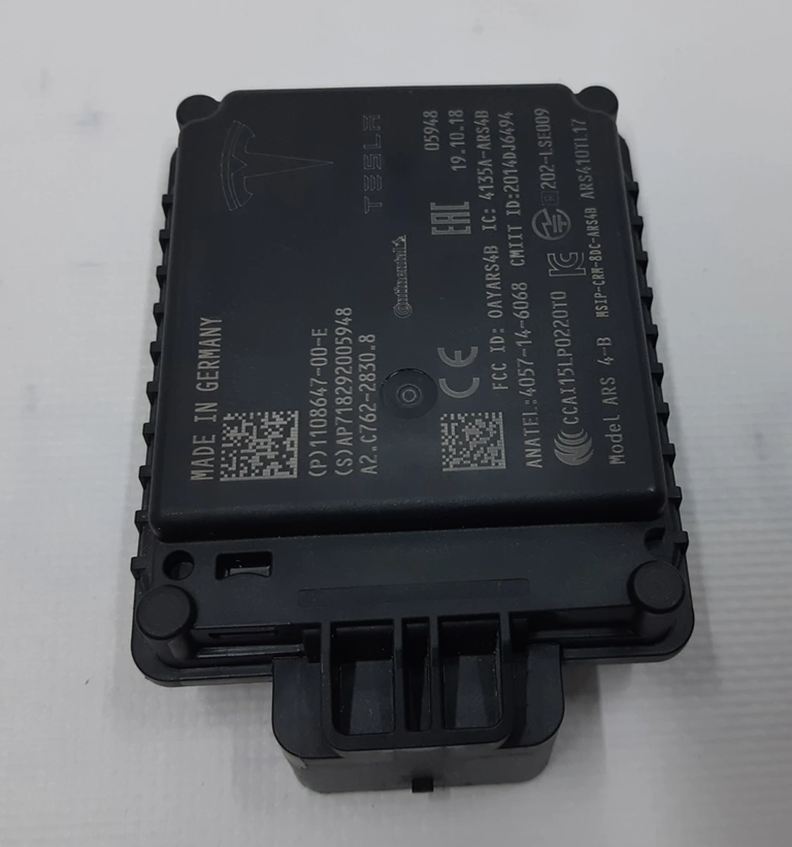 2 RADAR, SEVEN PIN PERPENDICULAR  Tesla model X,  model 3 1108647-00-H