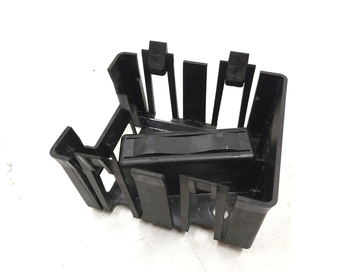 2 Кронштейн крепления радара Tesla model 3 1108648-00-E