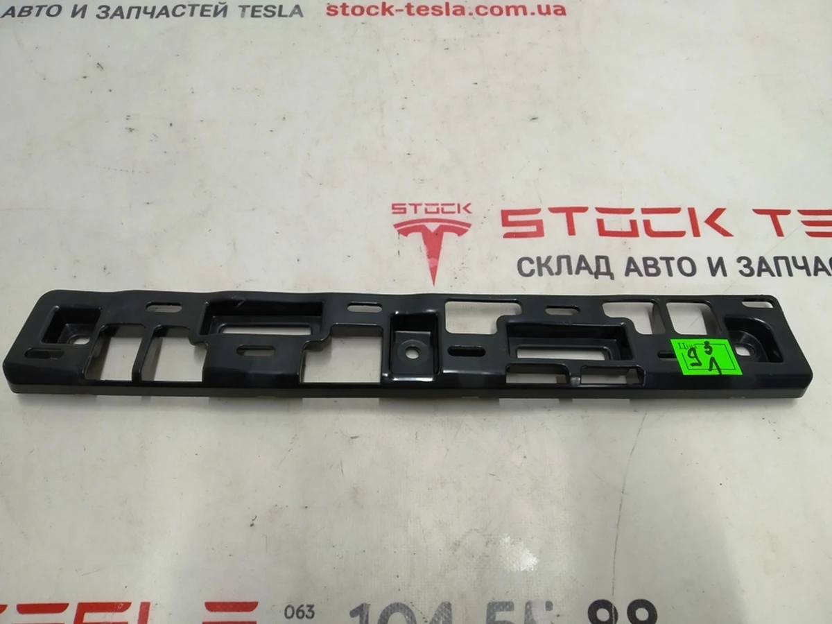 22 Кронштейн кріплення накладки верхнього дверного отвору сокола лівий Tesla model X 1108819-00-B