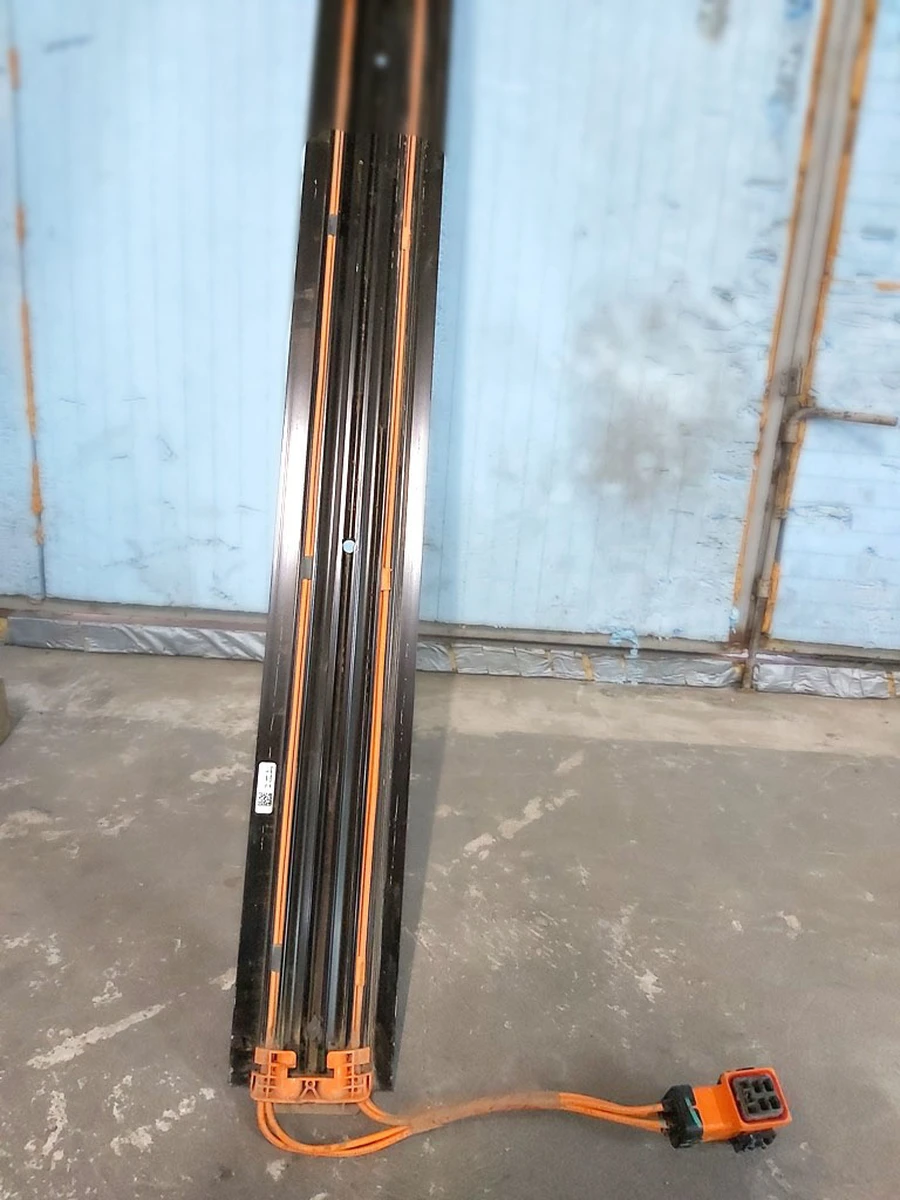 3 Кабель високовольтний основний батареї тунельний у зборі з кронштейнами та кришкою захисною RWD Tesla model 3 1109004-10-G