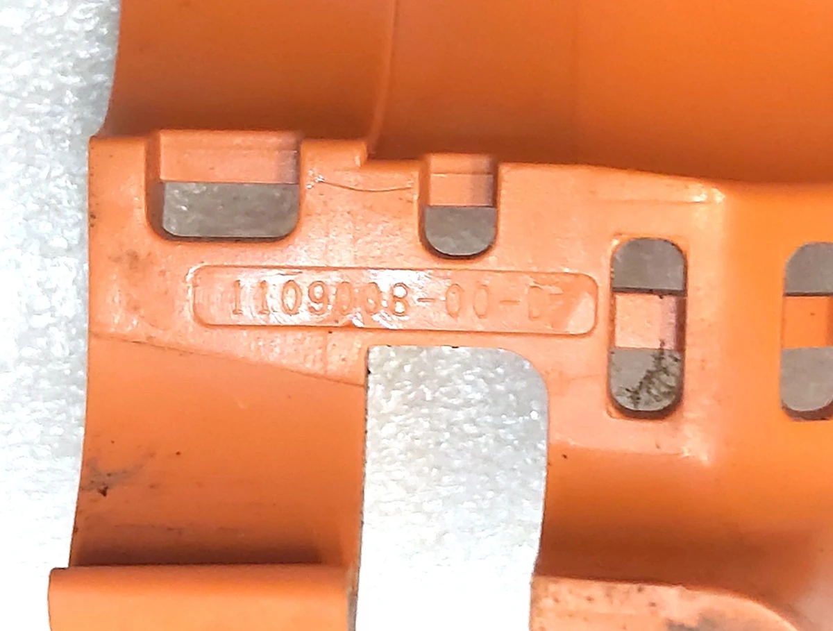 5 Кронштейн верхний кабеля высоковольтного основной батареи туннельного Tesla model 3 1109008-00-D