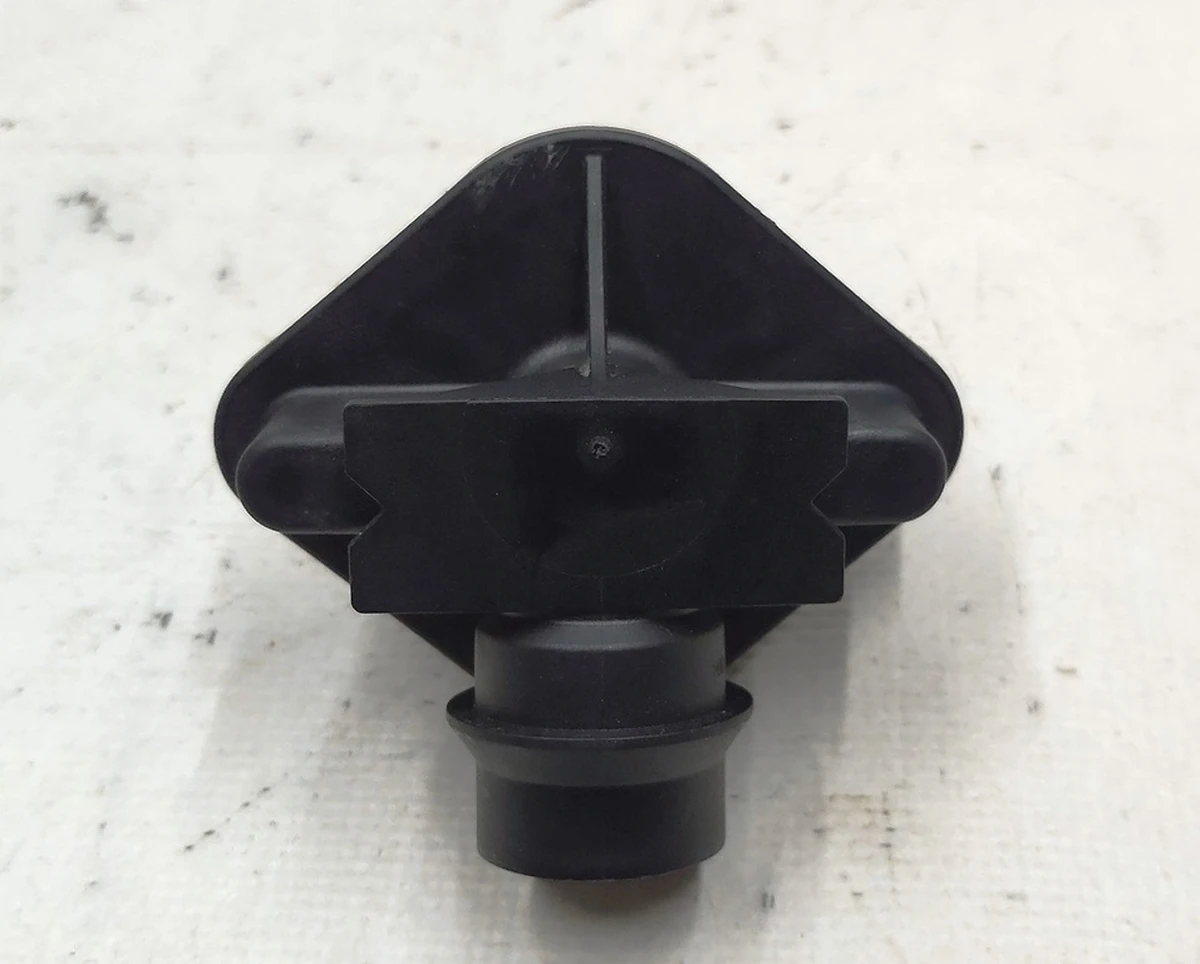 Main battery cooling system pipe adapter Tesla model 3 1105927-00-C