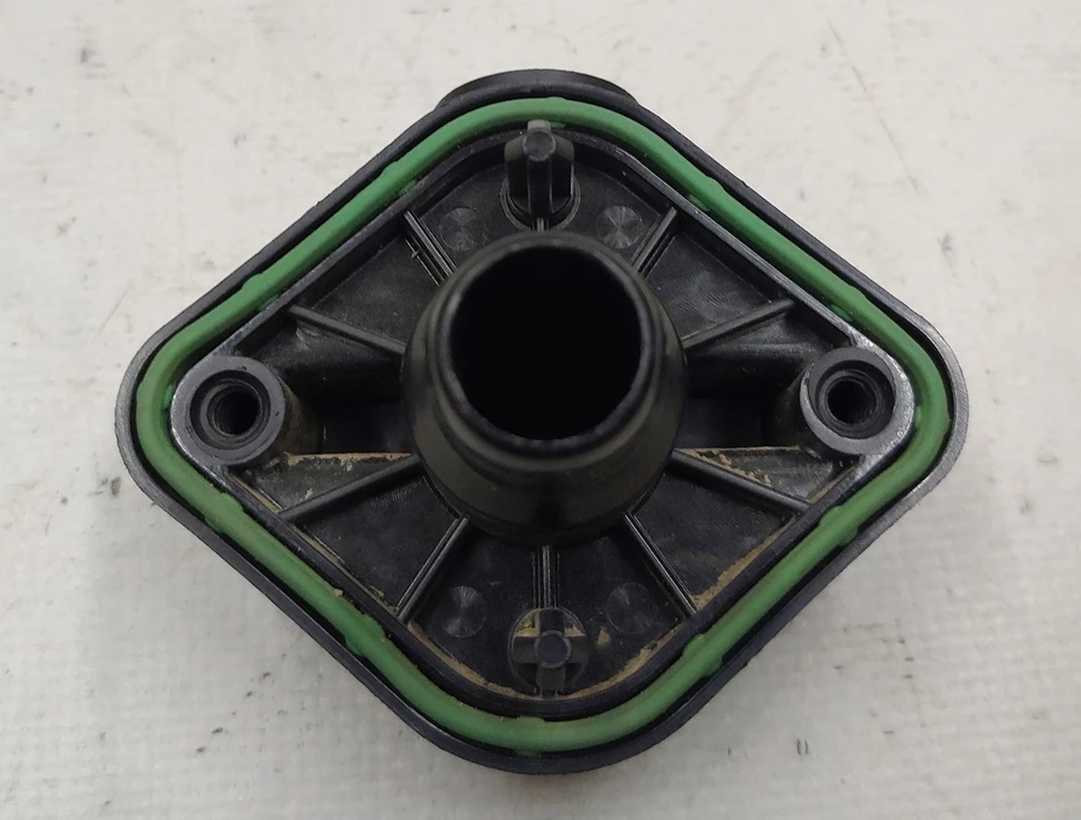 Main battery cooling system pipe adapter Tesla model 3 1105927-00-C