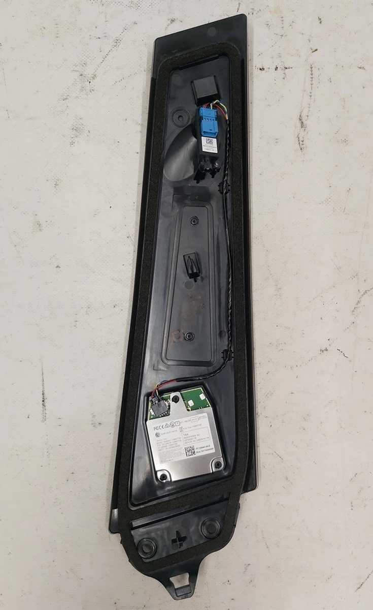 7 Накладка стійки B зовнішня права (скло) з камерою Tesla model 3 1109255-00-G