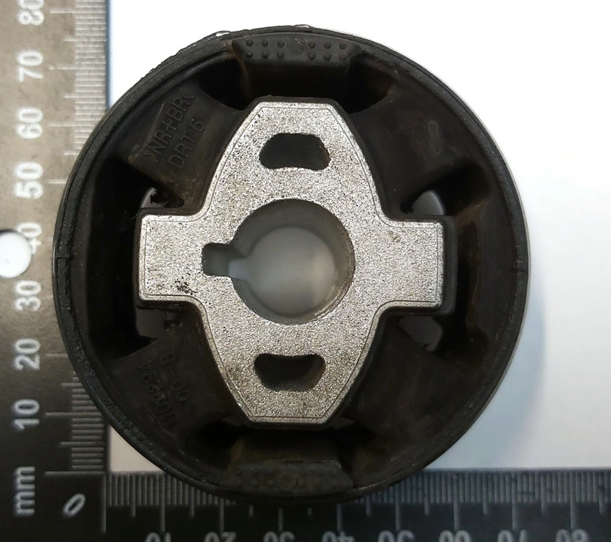 12 Сайлентблок переднього мотора MOSFET Tesla model 3, model Y 1109294-00-B