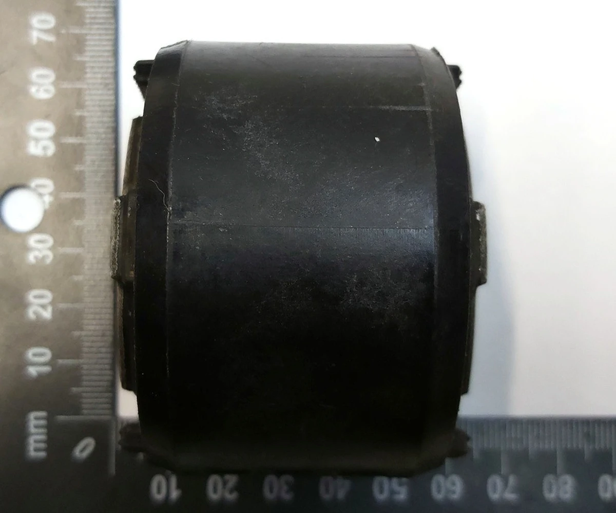 12 Сайлентблок переднього мотора MOSFET Tesla model 3, model Y 1109294-00-B