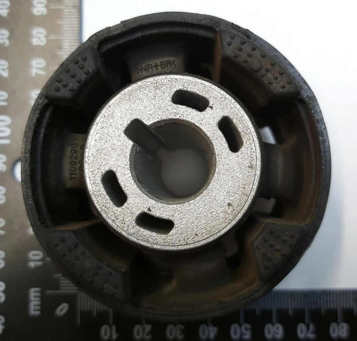 2 Сайлентблок мотора заднего MOSFET Tesla Model S Feb 2021, Model S June 2025, Model X Mar 2021, Model X June 2025, Model 3, Model 3 Jan 2024, Model Y, 