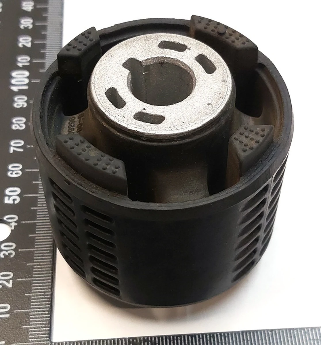 2 Сайлентблок мотора заднего MOSFET Tesla Model S Feb 2021, Model S June 2025, Model X Mar 2021, Model X June 2025, Model 3, Model 3 Jan 2024, Model Y, 