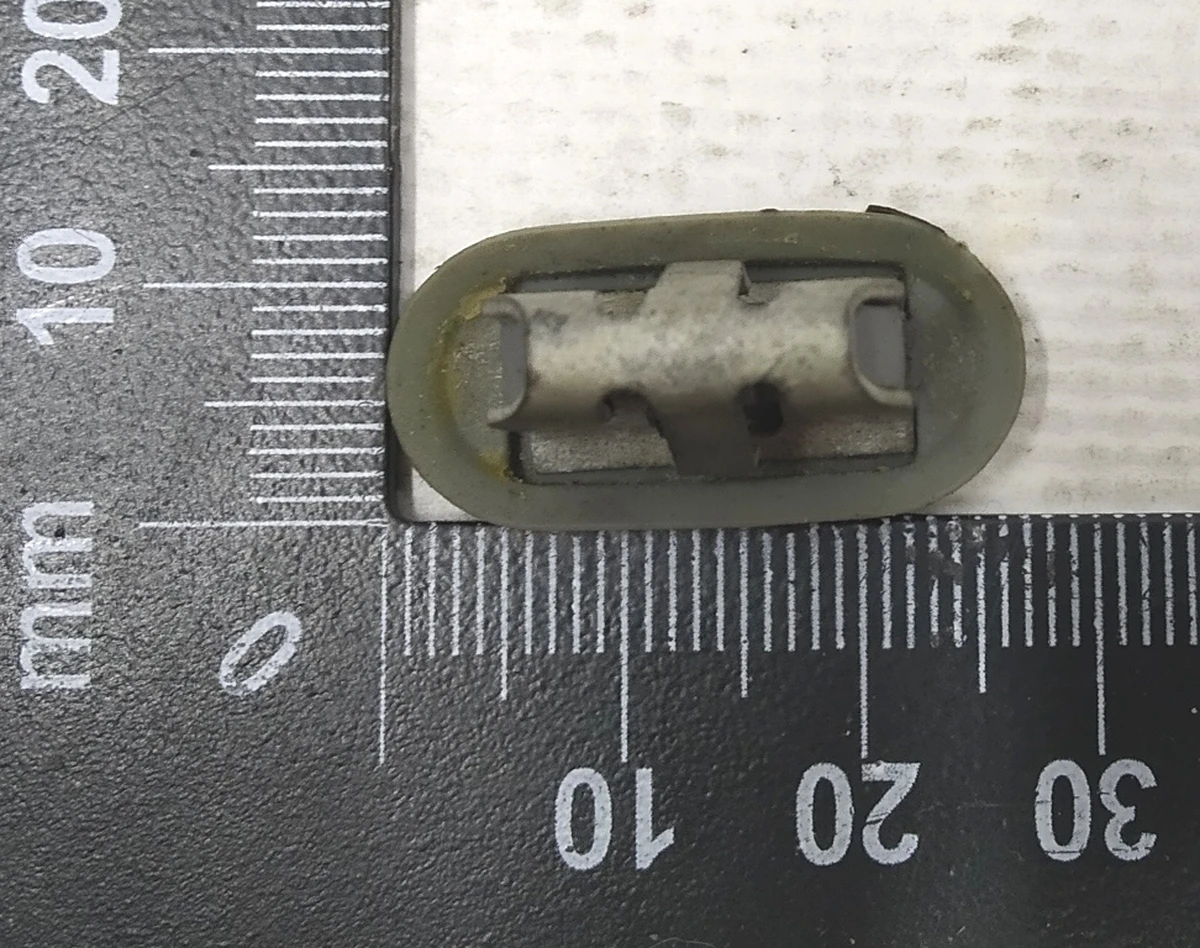 3 Кліпса з ущільнювачем 21x6 SLOT .65-1.2, STL (рокерна панель) Tesla Model 3, Model 3 Jan 2024 1110167-00-A