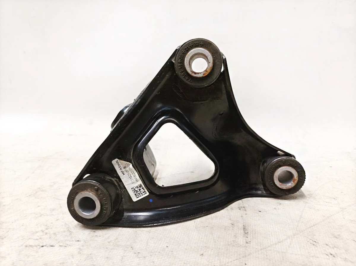 29 FRONT MOTOR MOUNT - LEFT HAND ISOLATOR Tesla Model 3, Model 3 Jan 2024, Model Y, Model Y Feb 2025 1110233-00-C