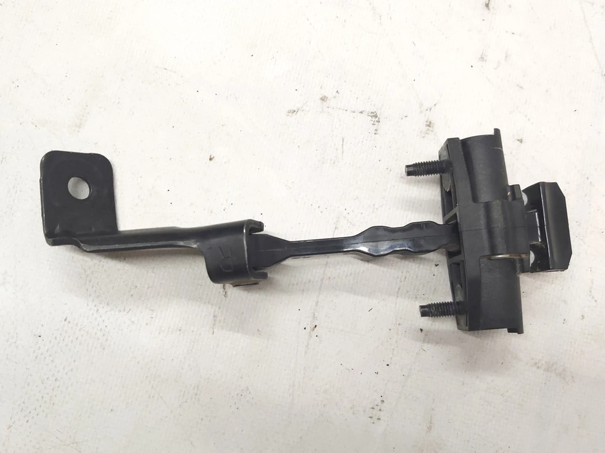 7 Обмежувач двері передньої правої Tesla Model 3, Model 3 Jan 2024 1110298-00-D