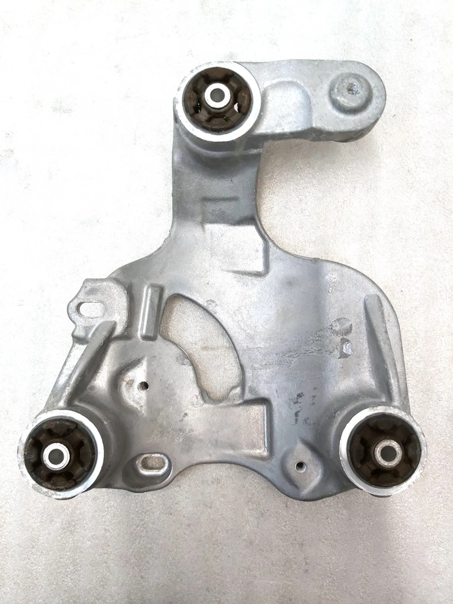 8 COMP INTER BRKT ASY, Tesla model 3 1110711-00-B