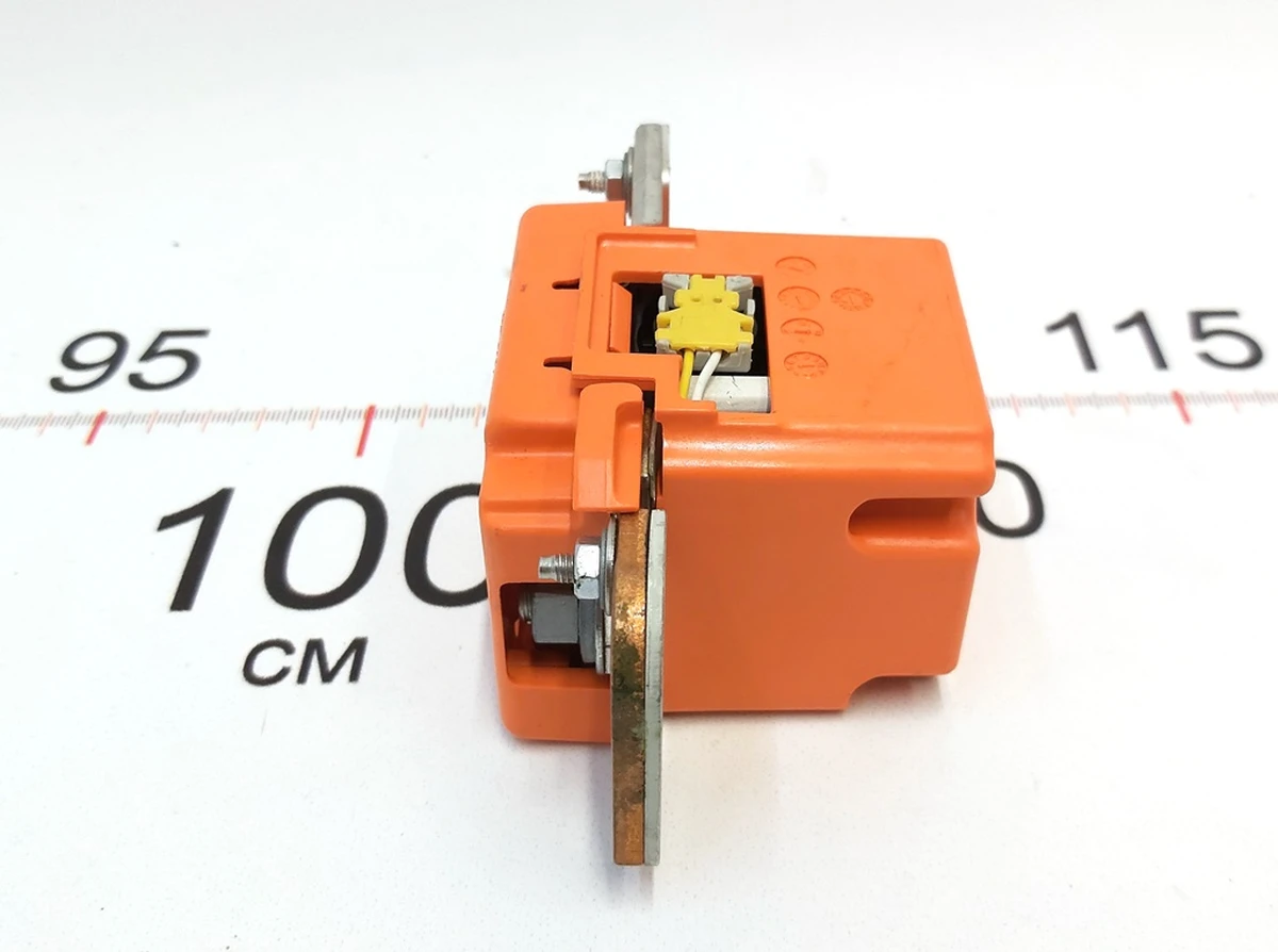 DISCONNECT - PYROTECHNIC - CUR POWERED - 2000A Tesla Model S, Model S REST, Model X 1077177-00-B