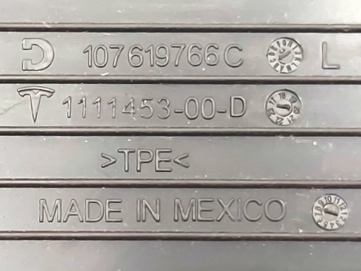 9 Коврик кармана двери передней левой BASE Tesla model 3 1111453-00-D