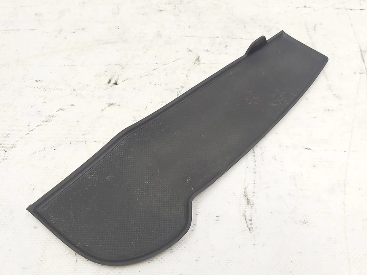 9 Коврик кармана двери передней левой BASE Tesla model 3 1111453-00-D